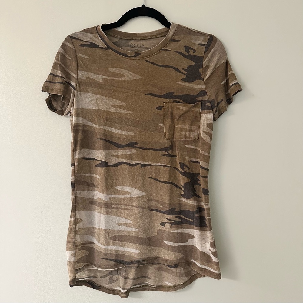3/$15 Zoe + Liz Women’s Camo Burnout Shirt Size Small